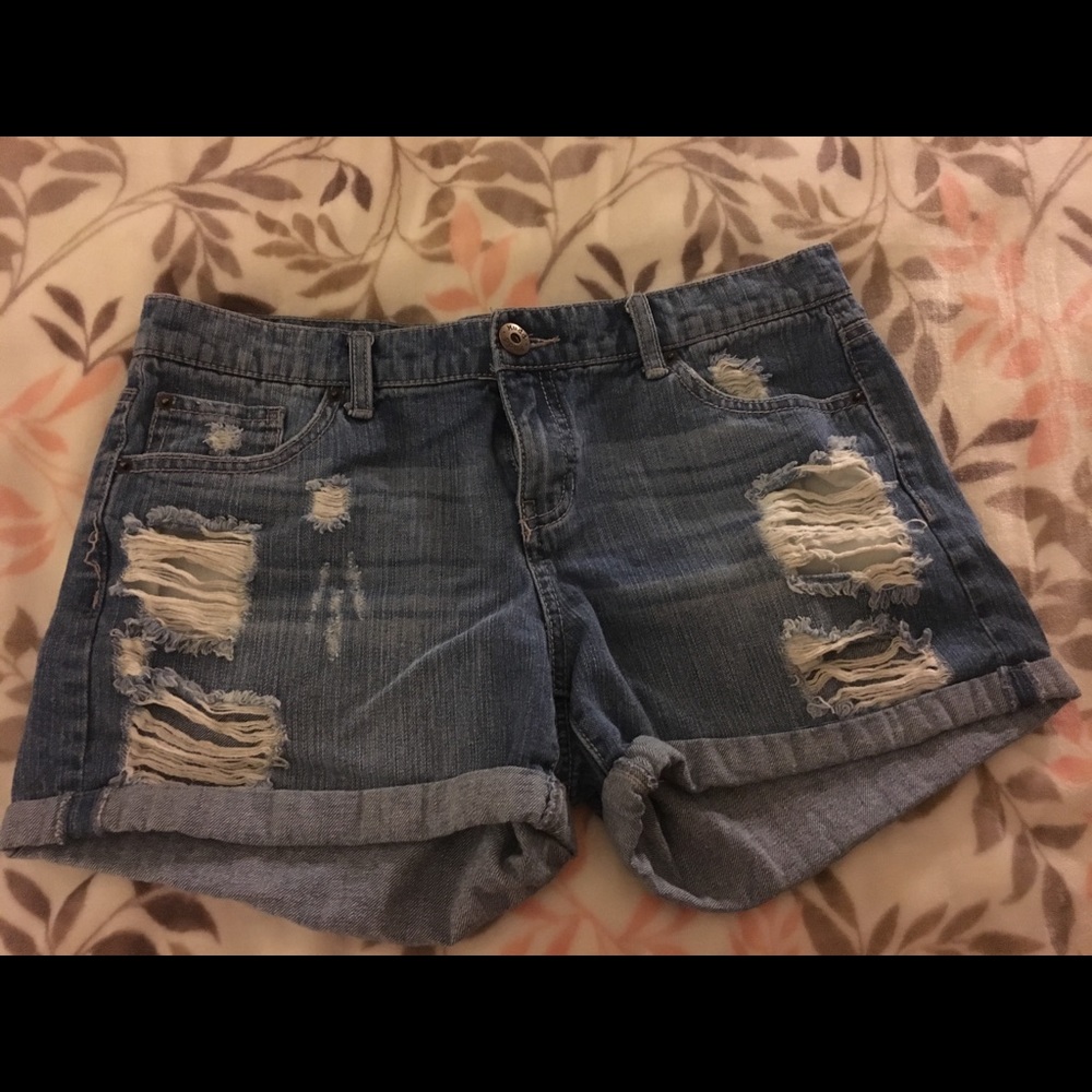 Jean Shorts - Picture 5 of 5